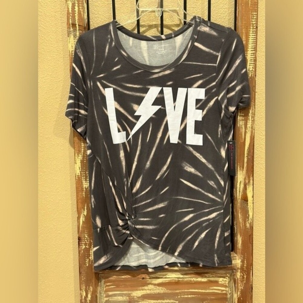 No Boundaries top